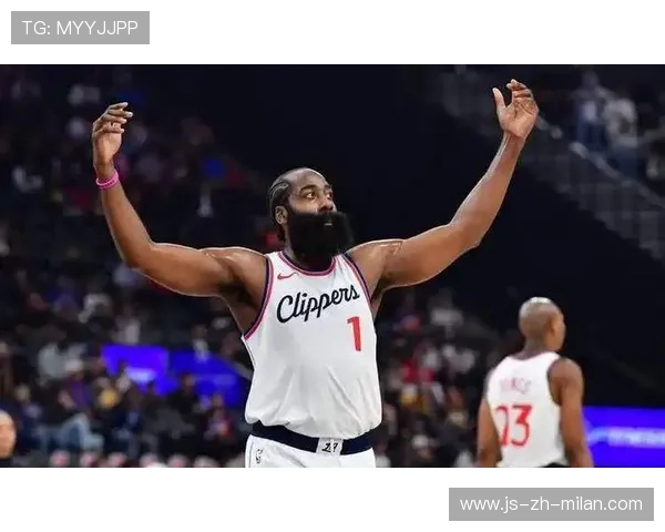 哈登末节表现：英雄还是孤胆？球迷意见分裂