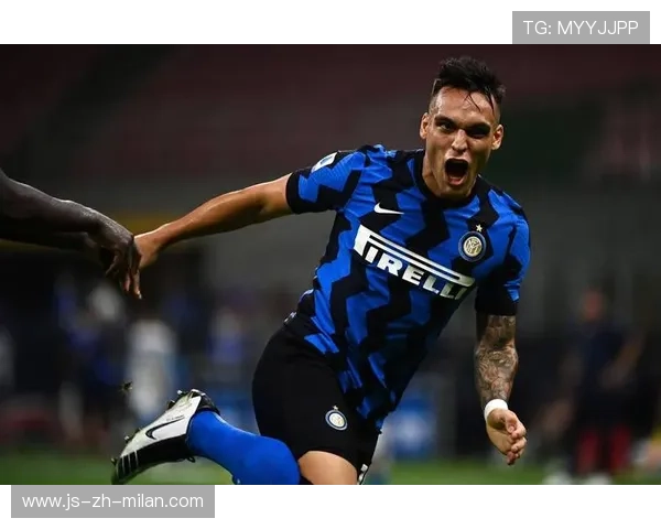 国际米兰训练课上劳塔罗连续成功背身接球，教练组称稳定度提升